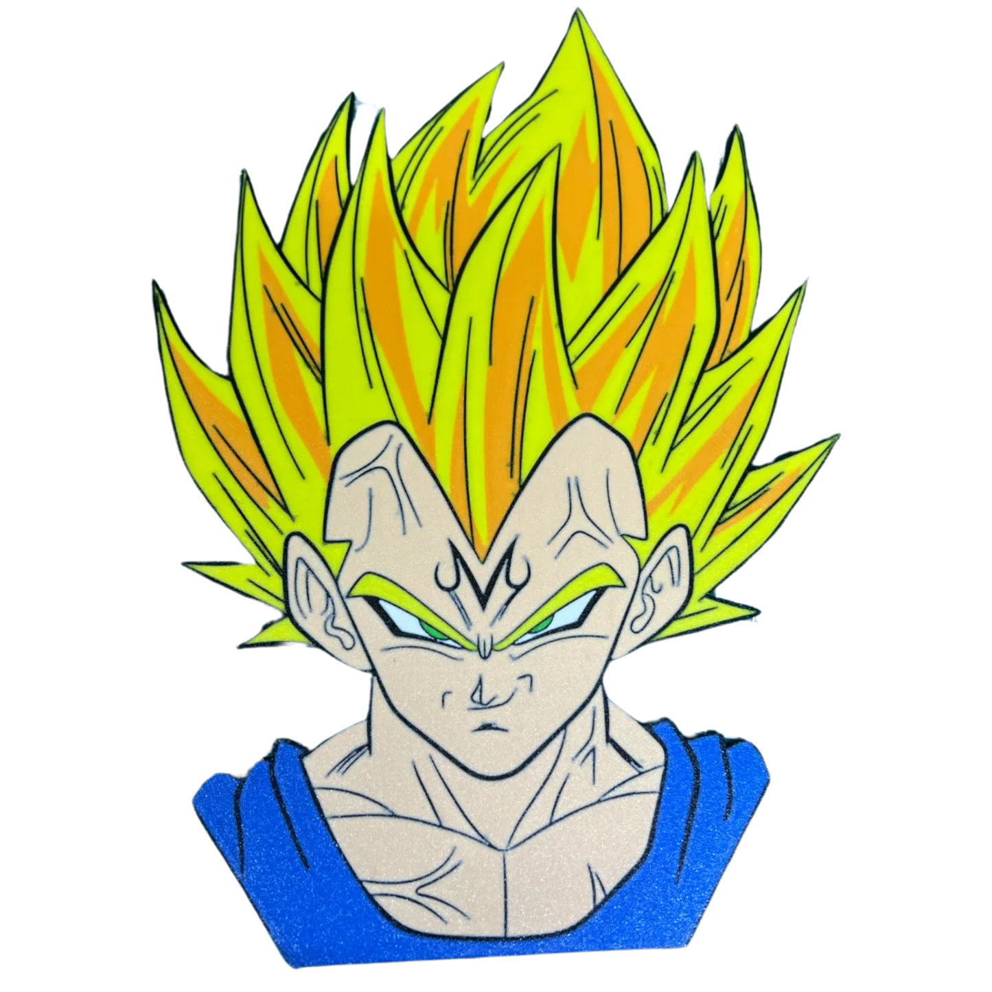 Aplique decorativo de Majin Vegeta de Dragon Ball Z en su forma Super Saiyajin, con cabello amarillo, camiseta azul y la "M" en la frente.